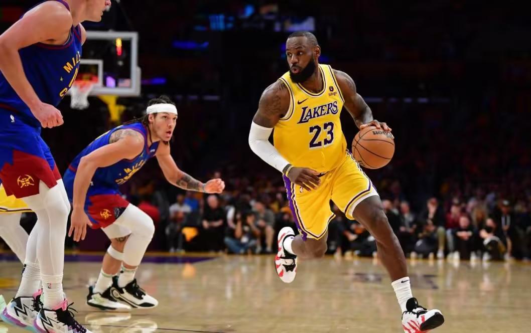 包含蒂姆连续十二场比赛得分超过出色发挥，TL不断突破！再创辉煌时刻的词条-九游娱乐APP