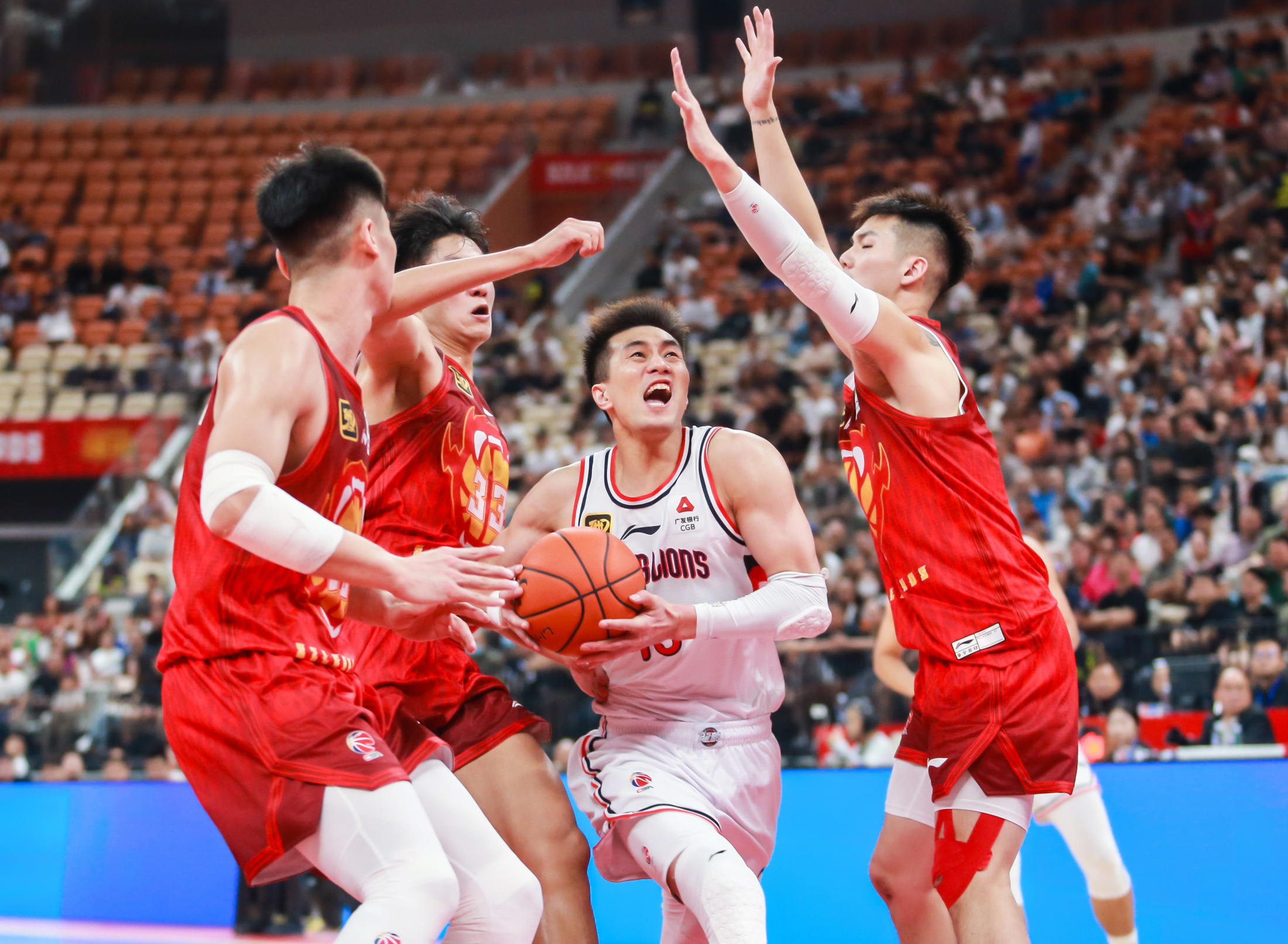 中超今夜走向成谜，广州队遗憾出局，目标明确，身体对抗强度拉满-九游娱乐APP